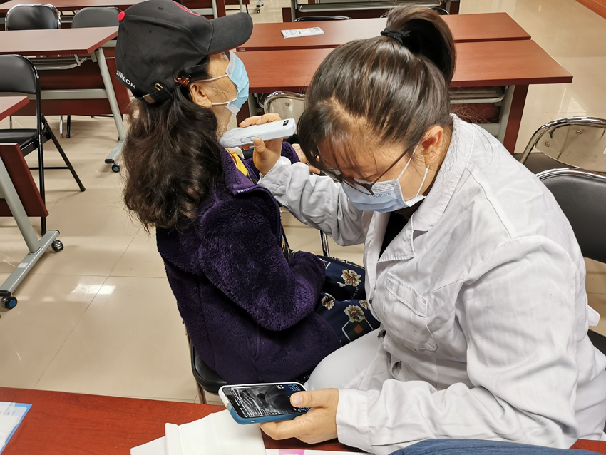 Sonda de ultrasonido inalámbrica utilizada en atención primaria